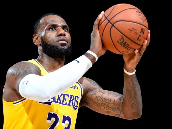 Cầu thủ bóng rổ nổi tiếng LeBron James